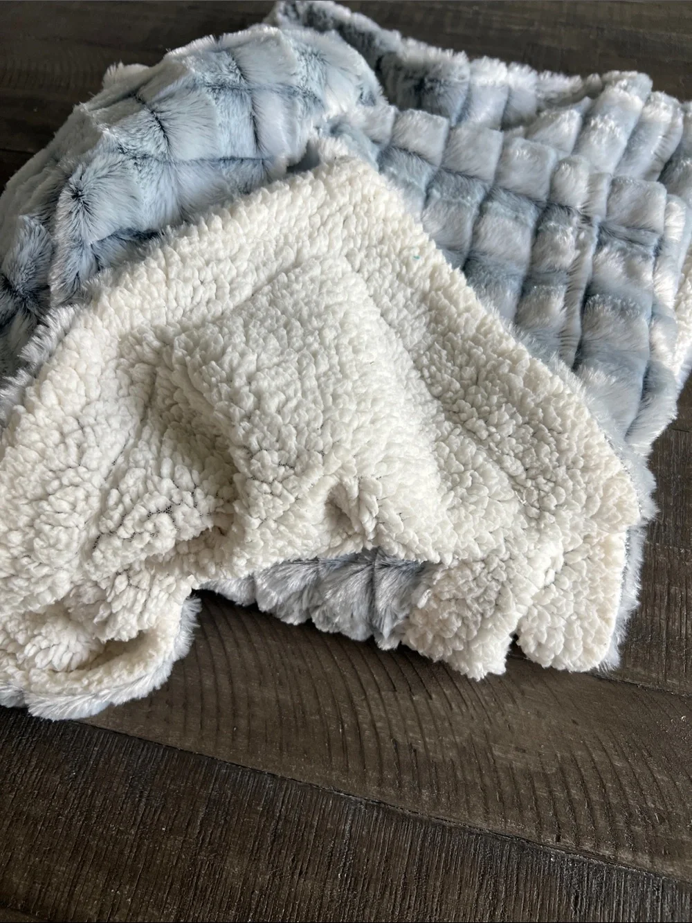 Plush Faux Fur Throw Blanket - Light Gray